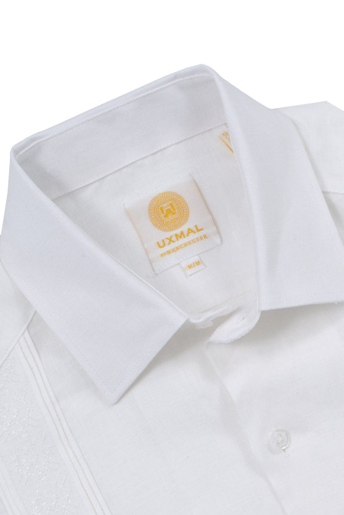 Regular corte 4 pocket elegant wear linen guayaberas akumal embroidery blanco
